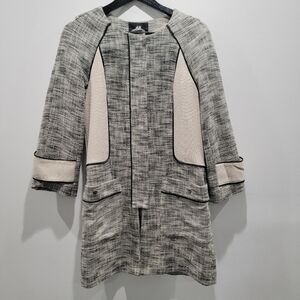 H&M Black & Cream Zipper Coat/Jacket Sz 4